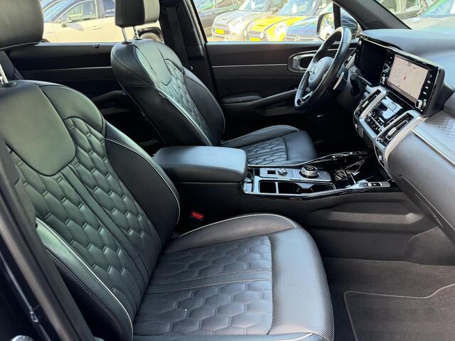 KIA SORENTO 1.6 T-GDI Hybrid 2WD ExecutiveLine 7p. BOSE | LEDER | TREKHAAK | 360 GRADEN CAMERA | ELEKTRISCH VERSTELBARE STOELEN | STOELVERWARMING | STUURVERWARMING | STUURKOELING | PANORAMADAK | NAVIGATIE | LED | DODEHOEK DETECTIE | APPLE CARPLAY / ANDROID AUTO | ADAPTIEVE CRUISECONTROL |