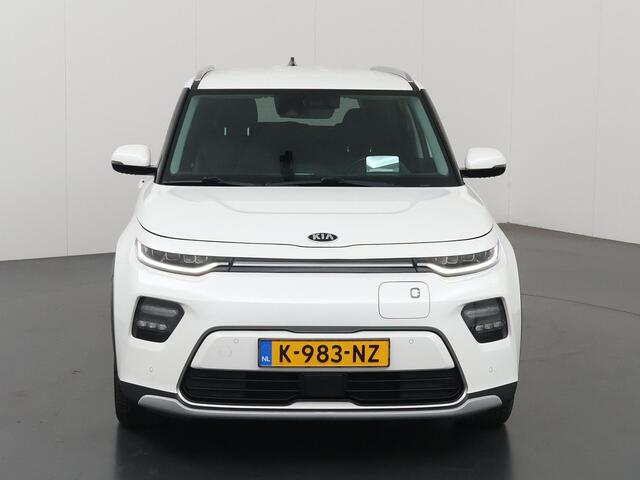 KIA SOUL e-Soul ExecutiveLine 64 kWh | Harman/Kardon Audio | Head Up display | Adaptieve Cruise Control | Stoelverwarming | Navigatie | Achteruitrijcamera | Apple Carplay