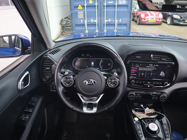 KIA SOUL e-Soul ExecutiveLine 64 kWh / Schuifdak / Stoelkoeling & Verwarming / H&K / Leder
