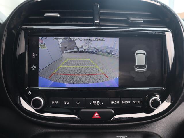 KIA SOUL e-Soul ExecutiveLine 64 kWh / Schuifdak / Stoelkoeling & Verwarming / H&K / Leder