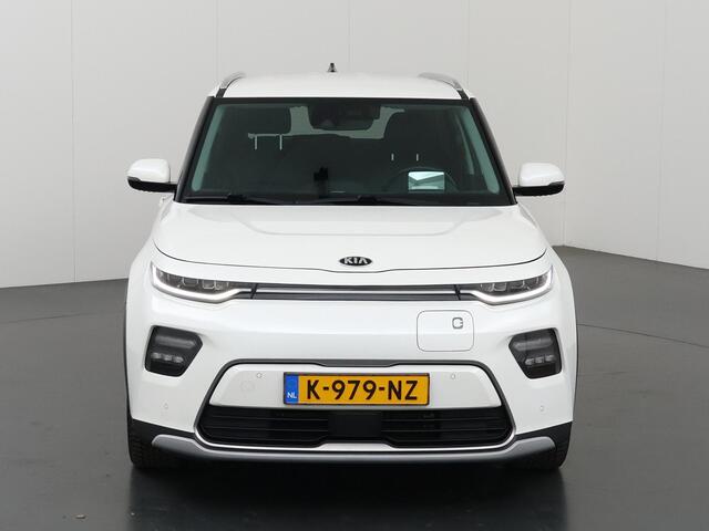 KIA SOUL e-Soul ExecutiveLine 64 kWh | Harman/Kardon Audio | Head Up display | Adaptieve Cruise Control | Stoelverwarming | Navigatie | Achteruitrijcamera | Apple Carplay