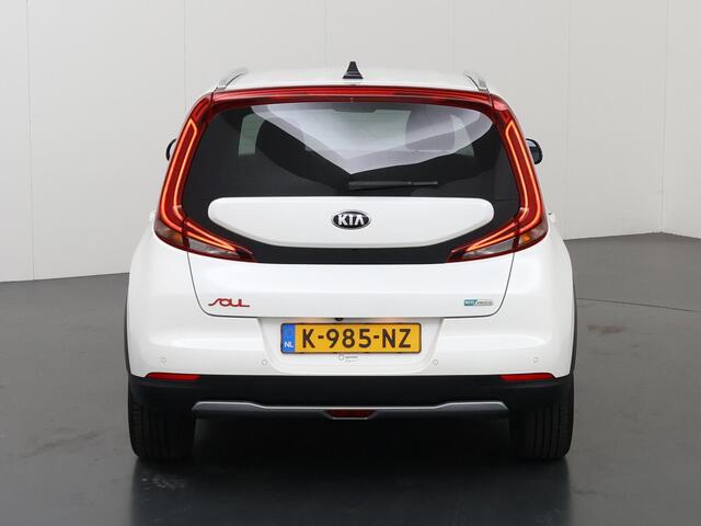 KIA SOUL e-Soul ExecutiveLine 64 kWh | Harman/Kardon Audio | Head Up display | Adaptieve Cruise Control | Stoelverwarming | Navigatie | Achteruitrijcamera | Apple Carplay