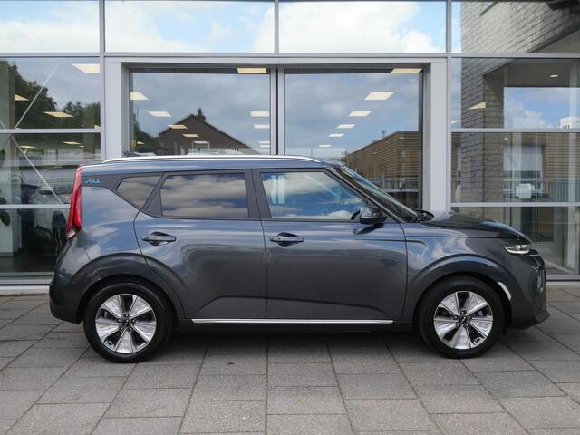 KIA SOUL e-Soul DynamicPlusLine 64 kWh | SOH 93,4% | Warmtepomp | Navigatie | Adaptief | Camera | Stoel/Stuurverwarming