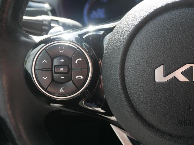 KIA SOUL e-Soul DynamicPlusLine 64 kWh | SOH 93,4% | Warmtepomp | Navigatie | Adaptief | Camera | Stoel/Stuurverwarming