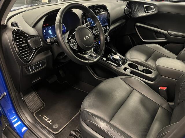 KIA SOUL e-Soul ExecutiveLine 64kWh 204PK Automaat | Leder | Navigatie | Head-Up display | Schuifdak | Trekhaak | Harman Kardon Audio