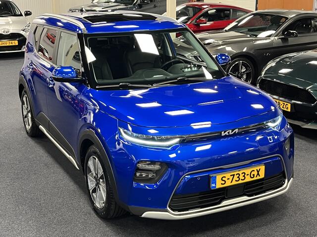 KIA SOUL e-Soul ExecutiveLine 64kWh 204PK Automaat | Leder | Navigatie | Head-Up display | Schuifdak | Trekhaak | Harman Kardon Audio