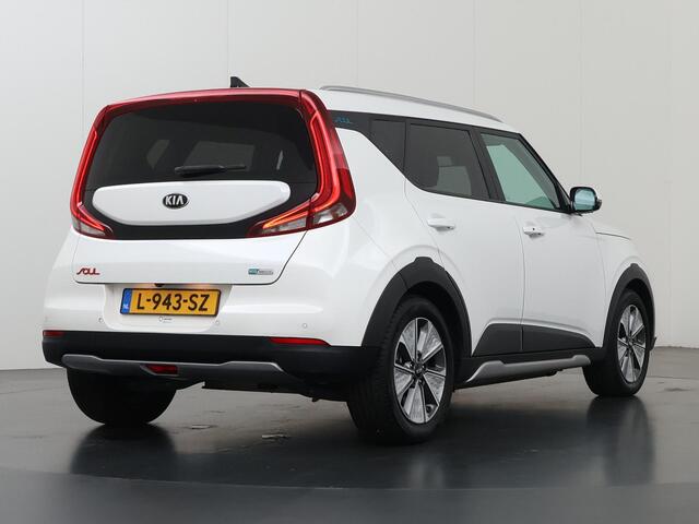 KIA SOUL e-Soul ExecutiveLine 64 kWh | SOH 97% | Harman/Kardon Audio | Head Up display | Adaptieve Cruise Control | Stoelverwarming | Navigatie | Achteruitrijcamera | Apple Carplay