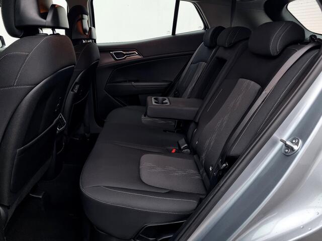 KIA SPORTAGE 1.6 T-GDi Hybrid DynamicLine Automaat / Navigatie / Camera / Cruise Control Adaptief /