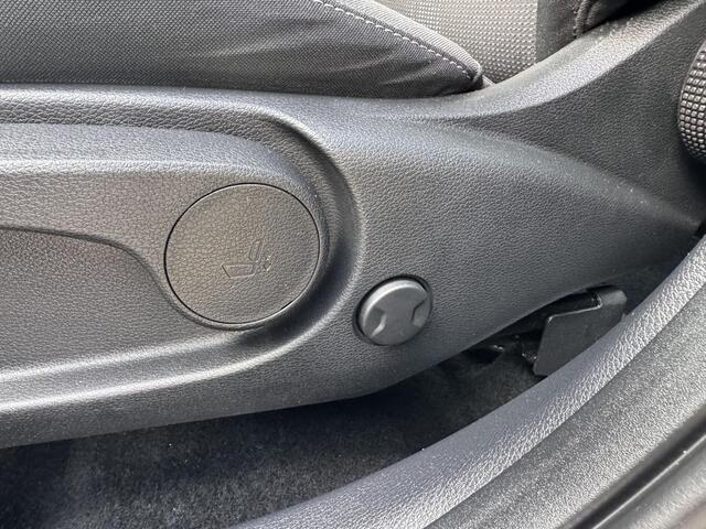KIA SPORTAGE 1.6 T-GDi MHEV DynamicLine | Parkeersensoren Voor/Achter | Navigatie | Apple Carplay/Android Auto | Enz...