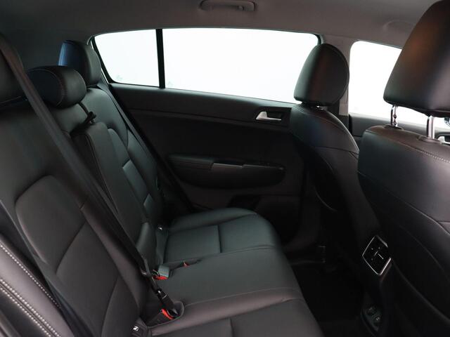 KIA SPORTAGE 1.6 GDI DynamicLine | Navigatie | Trekhaak | Stoelverwarming | Climate Control | Achteruitrijcamera |