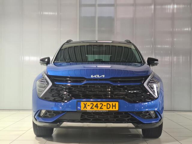 KIA SPORTAGE 1.6 T-GDi Hybrid GT-PlusLine Super complete uitvoering met zwart dak! | Elektr. Schuif/kantel dak | Stuur/Stoel ventilatie & verwarming | Harman Kardon Premium audio installatie | Elektr. stoelverstelling met geheugen | Elektr. Achterklep |