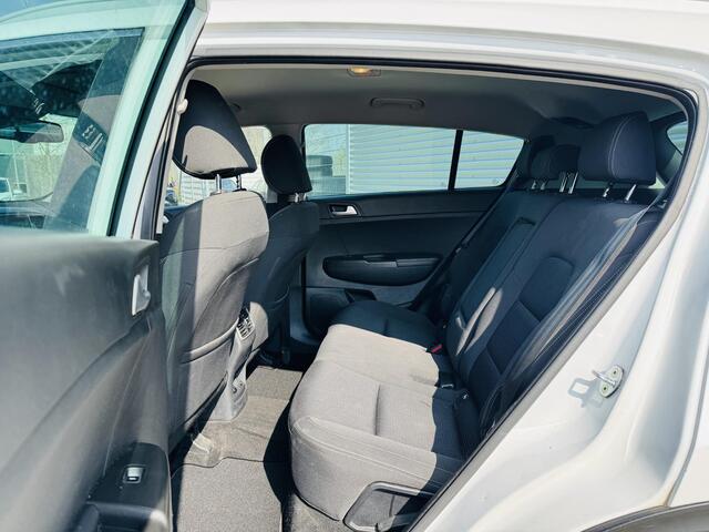 KIA SPORTAGE 1.6 GDI First Edition Trekhaak | Navi | DAB+| Cruise | Clima |Camera | NW Koppeling