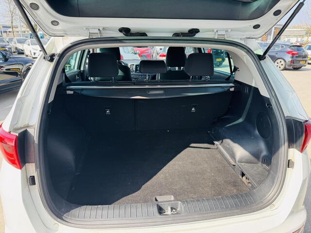 KIA SPORTAGE 1.6 GDI First Edition Trekhaak | Navi | DAB+| Cruise | Clima |Camera | NW Koppeling