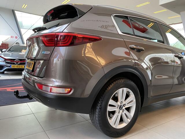 KIA SPORTAGE 1.6 GDI First Edition,Navigatie,Achteruitrijcamera,Spraakbediening,Trekhaak,Climate&Cruisecontrol,Aux Usb Aansluiting,Dakrail,17 Inch Lmv