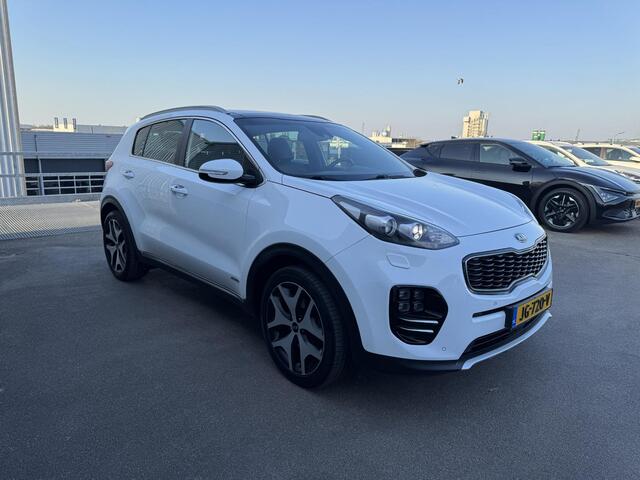 KIA SPORTAGE 1.6 T-GDI 4WD GT-Line PlusLine Schuif/kanteldak, Automaat, Trekhaak, Stoelverwarming + Stoelkoeling, Stuurwielverwarming, Dodehoekdetectie, Lederen bekleding, Parkeersensoren voor + achter, Complete historie