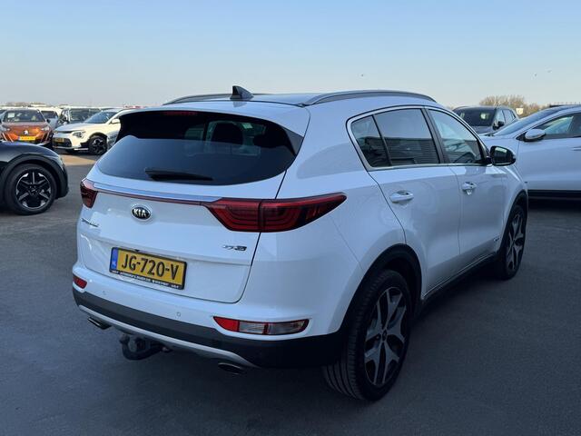 KIA SPORTAGE 1.6 T-GDI 4WD GT-Line PlusLine Schuif/kanteldak, Automaat, Trekhaak, Stoelverwarming + Stoelkoeling, Stuurwielverwarming, Dodehoekdetectie, Lederen bekleding, Parkeersensoren voor + achter, Complete historie