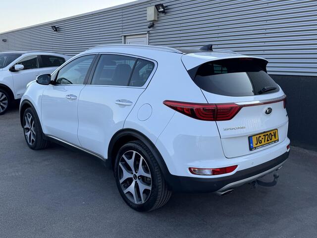 KIA SPORTAGE 1.6 T-GDI 4WD GT-Line PlusLine Schuif/kanteldak, Automaat, Trekhaak, Stoelverwarming + Stoelkoeling, Stuurwielverwarming, Dodehoekdetectie, Lederen bekleding, Parkeersensoren voor + achter, Complete historie