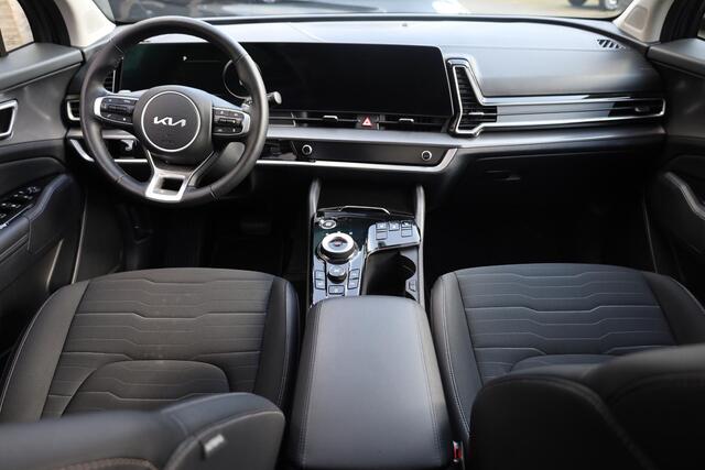 KIA SPORTAGE 1.6 T-GDi MHEV DynamicPlusLine PANO CAMERA HALFLEER CARPLAY DAB ACC STUUR+4xSTOELVERWARMING ELEK.LAADKLEP 18"LMV 2xKEYLESS ENZ!
