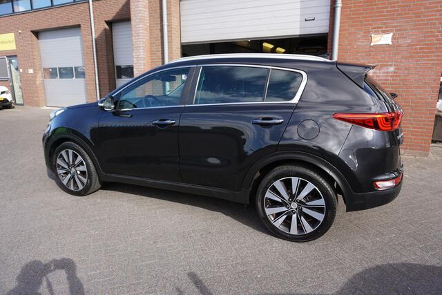 KIA SPORTAGE 1.7 CRDI AUTOMAAT DYNAMICPLUSLINE 1E EIGENAAR!! ORIGINEEL NEDERLANDS PANORAMADAK CAMERA NAVIGATIE ECC AIRCO CRUISECONTROL BLUETOOTH PDC LED LMV 4X ELECTR.RAMEN-SPIEGELS