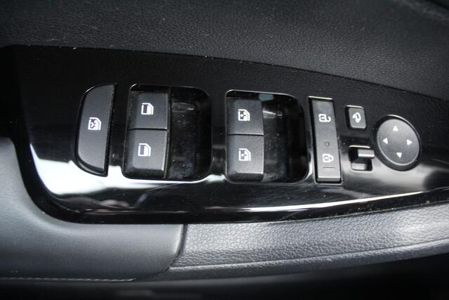 KIA SPORTAGE 1.6 T-GDi Hybrid DynamicLine AppleCarPlay/AndroidAuto l Achteruitrijcamera l Adaptieve cruise control l Digitaal instrumentenpaneel