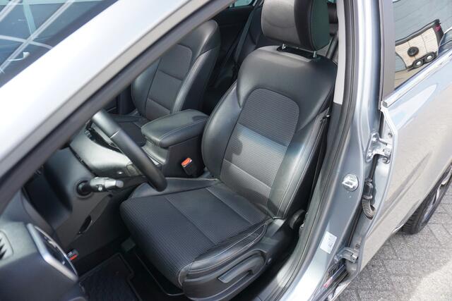 KIA SPORTAGE 1.6 CRDi MHEV DynamicPlusLine | Panoramadak | Camera | Trekhaak | Origineel NL |