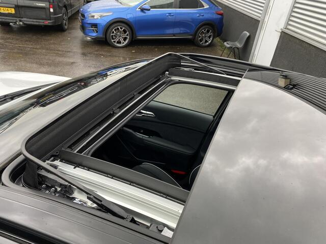 KIA SPORTAGE 1.6 T-GDi Plug-in Hybrid AWD GT-Line NIEUW GEREGISTREERD VOORDEEL! Elektrisch schuif-/kanteldak, Stoel- & Stuurwiel verwarmd, Dodehoekdetectie,