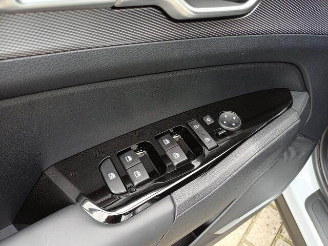 KIA SPORTAGE 1.6 T-GDi Plug-in Hybrid AWD DynamicLine | CAMERA | NAVI | APPLE CARPLAY/ ANDROID AUTO | Wij bieden ook financiering mogelijkheden aan.