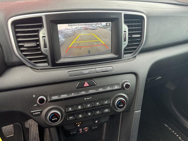 KIA SPORTAGE 1.6 GDI DynamicLine TREKHAAK / LEDER / STOELVERW / CARPLAY / CAMERA / NAVI / CLIMA / PDC / NL-AUTO