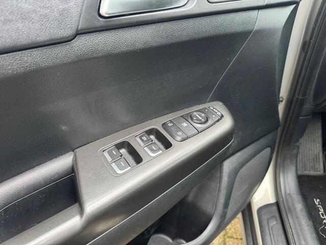 KIA SPORTAGE 1.6 GDI DynamicLine | Electronic climate control | Achteruitrijcamera | Navigatie | Cruise control | APK tot 15-03-2026 | NAP |