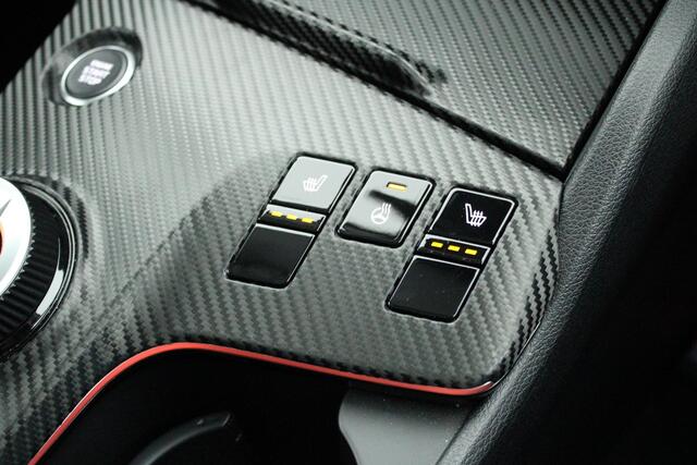 KIA SPORTAGE 1.6 T-GDi Hybrid DynamicPlusLine Trekhaak Camera Panoramadak Stoelverwarming Keyless Navigatie