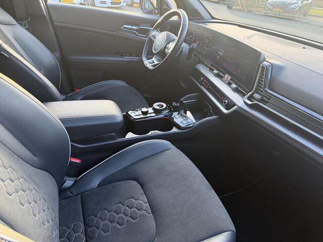 KIA SPORTAGE 1.6 T-GDi Plug-in Hybrid AWD GT-Line AWD | CAMERA | ELEKTRISCH VERSTELBARE STOELEN | STOELVERWARMING | STUURVERWARMING | PANORAMADAK | NAVIGATIE | ALCANTARA INTERIEUR | LED | DODEHOEK DETECTIE | | APPLE CARPLAY / ANDROID AUTO | ADAPTIEVE CRUISECONTROL | 