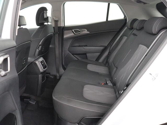 KIA SPORTAGE 1.6 T-GDi Hybrid DynamicLine | Trekhaak | Adaptive cruise | Camera | Carplay | Navigatie | Digital Cockpit | Full LED