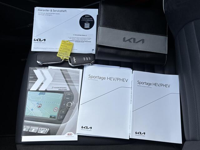 KIA SPORTAGE 1.6 T-GDi Plug-in Hybrid AWD GT-PlusLine Automaat 265pk/ Fabrieksgarantie tot 12-2029 / Dealer onderhouden / Leder / Elektrische stoelen / 360 Camera / Stoelventilatie / Stuur-, stoel- en achterbankverwarming / Apple Carplay Android / Harman Kardon / 19" 