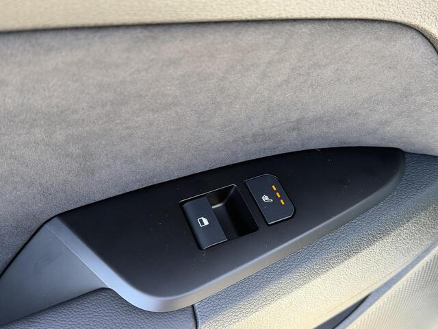 KIA SPORTAGE 1.6 T-GDi Hybrid GT-Line | Panoramaschuifdak | Dodehoekassistentie | Head-up display | Privacy glass | Stuurwielverwarming | Full LED matrix |