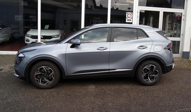 KIA SPORTAGE 1.6 T-GDi MHEV ComfortLine Camera,Cruise,Pdc,Trekhaak,Carplay,RIJKLAARPRIJS!!