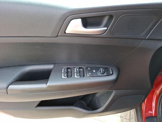 KIA SPORTAGE 1.6 GDI First Edition | Navigatie | Cruise Control | 17" velgen | Climate Control