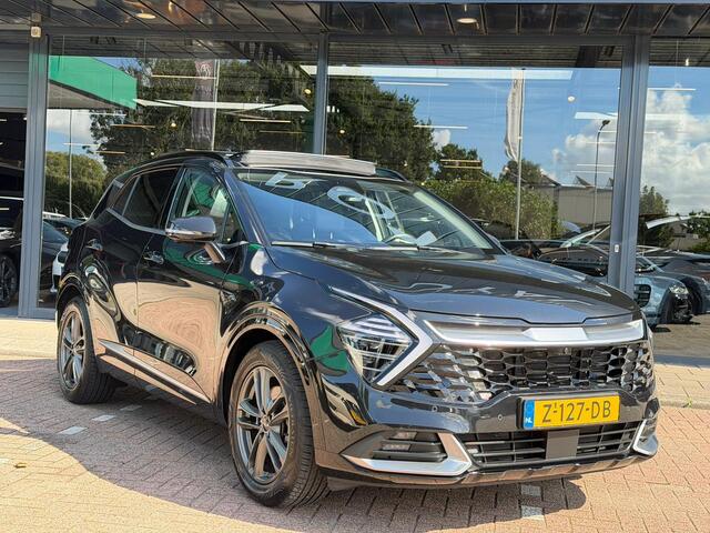 KIA SPORTAGE 1.6 T-GDi Hybrid DynamicPlusLine TREK GEWICHT 1650 KG | LEDER | AWD | 360 GRADEN CAMERA | HARMAN/KARDON | ELEKTRISCH VERSTELBARE STOELEN | STOELVERWARMING | STUURVERWARMING | STOELKOELING | PANORAMADAK | NAVIGATIE | LED | DODEHOEK DETECTIE | APPLE CARPLAY / ANDROID AUTO | ADAPTIEVE CRUISECONTROL | FABRIEK GARANTIE 7 JAAR |