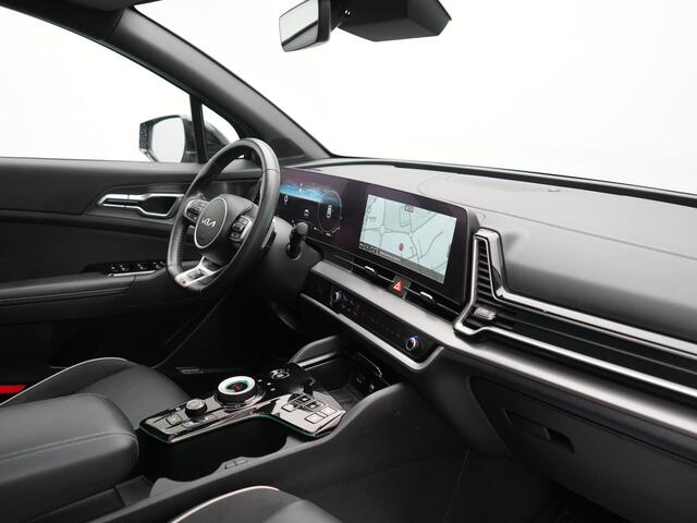 KIA SPORTAGE 1.6 T-GDi Hybrid MHEV GT-Line 230pk Dealer O.H | Trekhaak Afn. | Panodak | Adaptive Cruise | 360 Camera | Harman / Kardon | Leeren Sportstoelen Memory & Ventilatie | Keyless | Apple Carplay | Stuur & Stoelverwarming | Sfeerverlichting | Virtual | Navigatie | DAB | 19"L.M |