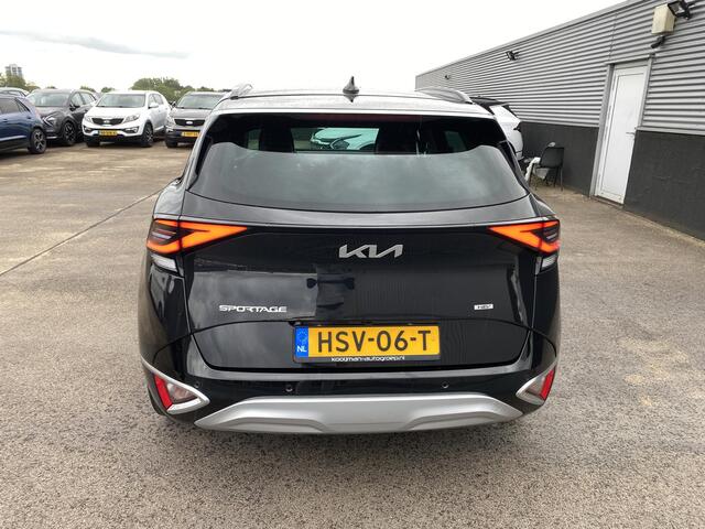 KIA SPORTAGE 1.6 T-GDi Hybrid DynamicPlusLine Schuif/kanteldak, dodehoekdetectie, rondom parkeersensoren, navigatie, elektr. achterklep, stoel- en stuurverwarming