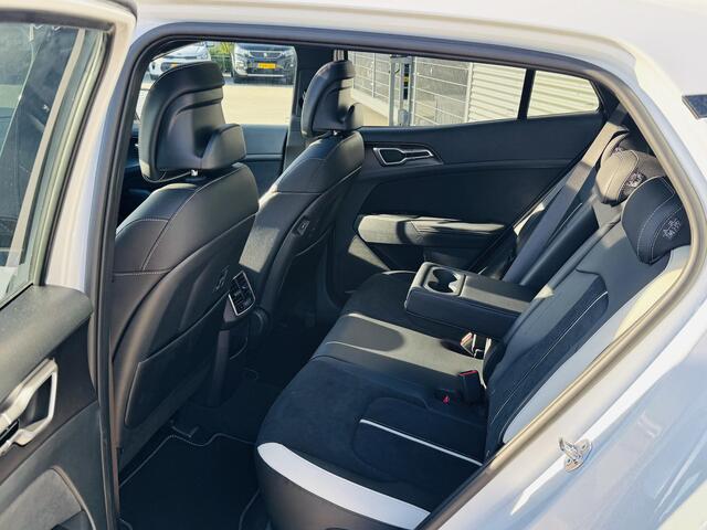 KIA SPORTAGE 1.6 T-GDi Plug-in Hybrid GT-Line Demo auto ! | Informeer altijd even of de auto aanwezig is ! Km stand kan iets variëren!