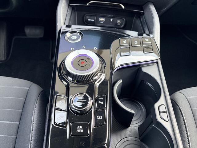 KIA SPORTAGE 1.6 T-GDi Plug-in Hybrid AWD DynamicPlusLine Keyless start&Co/Cruise contr. Adapt./Apple Carply/Elektr. Climate contr./Deel lederen interieur/Schakel paddles aan het stuur Panorama dak/Elektr. autom. airco/Verw. in hoogte verst.b. stoelen/Verw. verst.b. Stuur/Verw. elektr. verst.b. buitenspieg. met dodehoek detectie/Navi Fullmap/Achteruitrijcamera/Parkeersens.