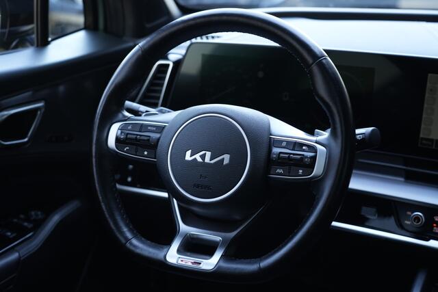 KIA SPORTAGE 1.6 T-GDi Plug-in Hybrid AWD GT-PlusLine | 265 PK | Panoramadak | 360° Camera | Stoelventilatie | Trekhaak | Kia Sportage 1.6 T-GDi Plug-in Hybrid AWD GT-PlusLine met 1.6 liter 4-cilinder benzinemotor en plug-in hybride aandrijving, voorzien van panoramadak, Matrix LED-verlichting, 360° camera, navi