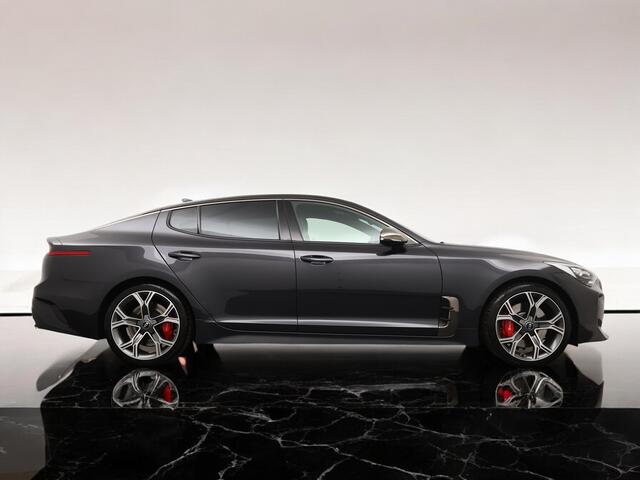 KIA Stinger 3.3 V6 T-GDI AWD GT 370PK - Lederen bekleding - Sportstoelen - Stoel- en stuurverwarming - Sportonderstel - 12 maanden garantie - Volledig dealer-onderhouden