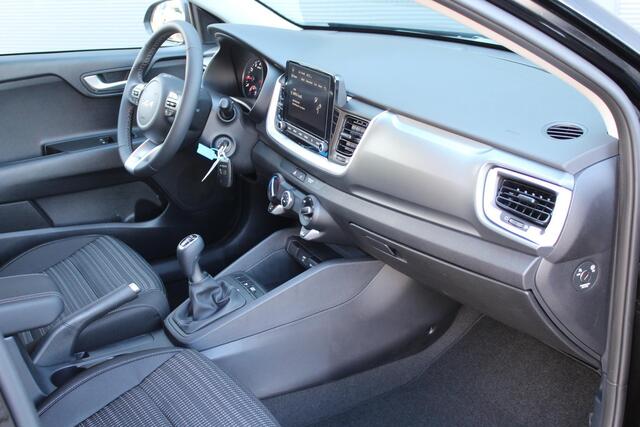 KIA Stonic 1.0 T-GDi MHEV DynamicLine | Navigatie | Parkeercamera | Lichtmetalen velgen | Apple Carplay | Cruise Control |