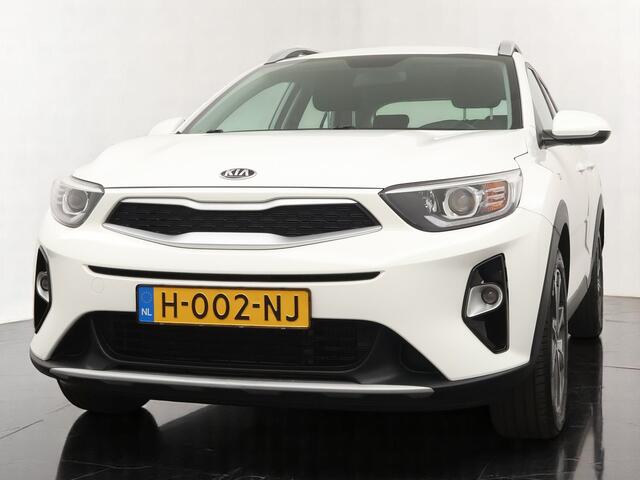 KIA Stonic 1.0 T-GDi DynamicLine - Navigatie - Camera - Airco - Cruise control - 17 inch LM velgen - Fabrieksgarantie tot 03-2027