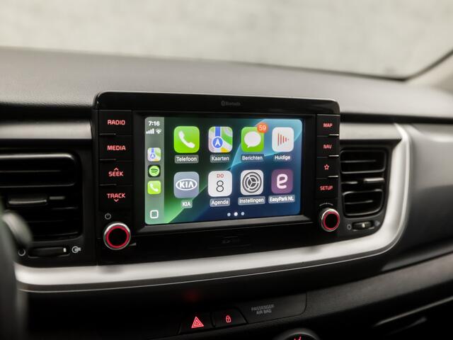 KIA Stonic 1.0 T-GDi DynamicLine (APPLE CARPLAY, NAVIGATIE, CAMERA, PARKEERSENSOREN, SPORTSTOELEN, CRUISE, GETINT GLAS, NIEUWE APK, NIEUWSTAAT)