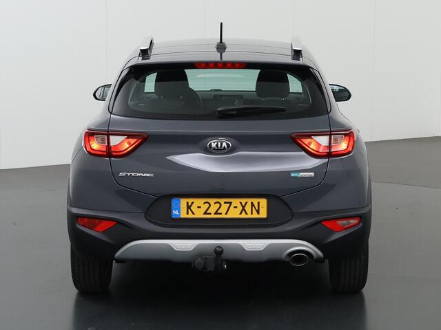 KIA Stonic 1.0 T-GDi MHEV DynamicLine | Trekhaak | Parkeercamera | Apple Carplay/Android Auto | Climate Control | Cruise Control | Navigatie via Carplay |