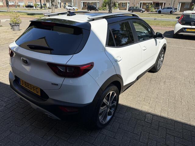 KIA Stonic 1.0 T-GDi Sports Edition / Airco/ Navigatie/ Cruise/ Apple carplay/ LED/ PDC/ LMV