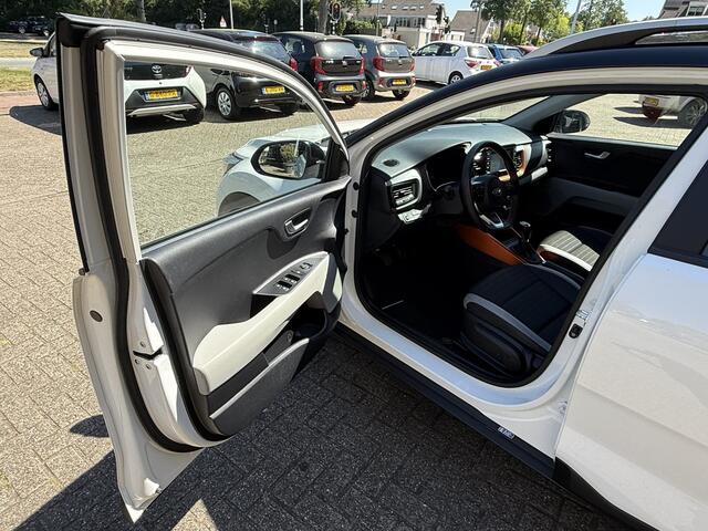 KIA Stonic 1.0 T-GDi Sports Edition / Airco/ Navigatie/ Cruise/ Apple carplay/ LED/ PDC/ LMV