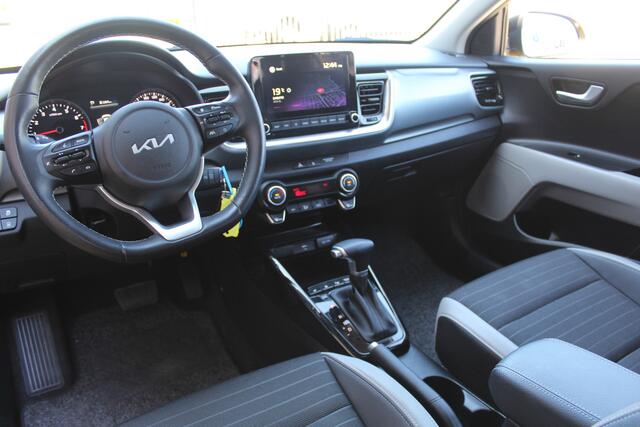 KIA Stonic 1.0 T-GDi MHEV GT-PlusLine Bi-Tone Automaat | Rijklaar | Metallic | Apple/Android | Camera | Navi | Stoel-/Stuurverwarming | Clima